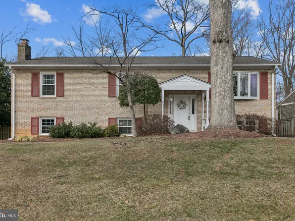 316 Westview Ct NE, Vienna, VA 22180