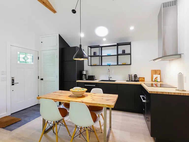 1327 Little Meadow Rd #B — Photo 3