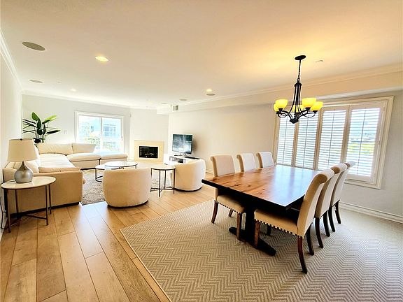 5th image of 1920 Malcolm Ave Unit 401