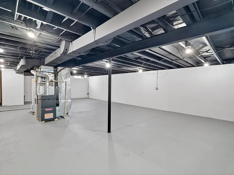 761 Elmwood Dr — Photo 14