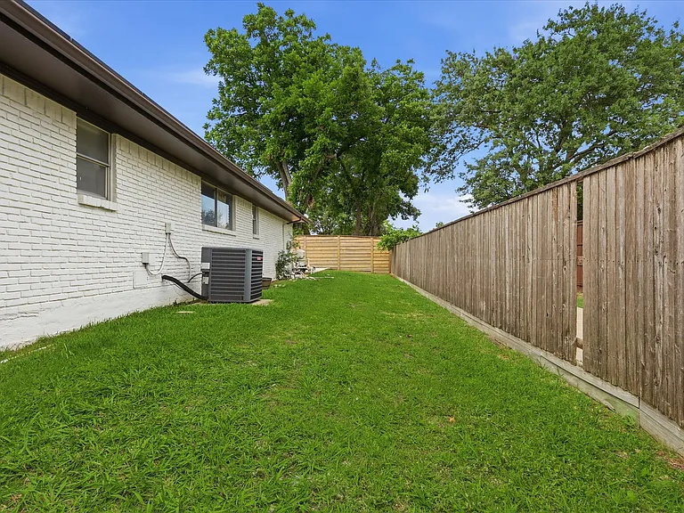 14840 Knollview Dr — Photo 50