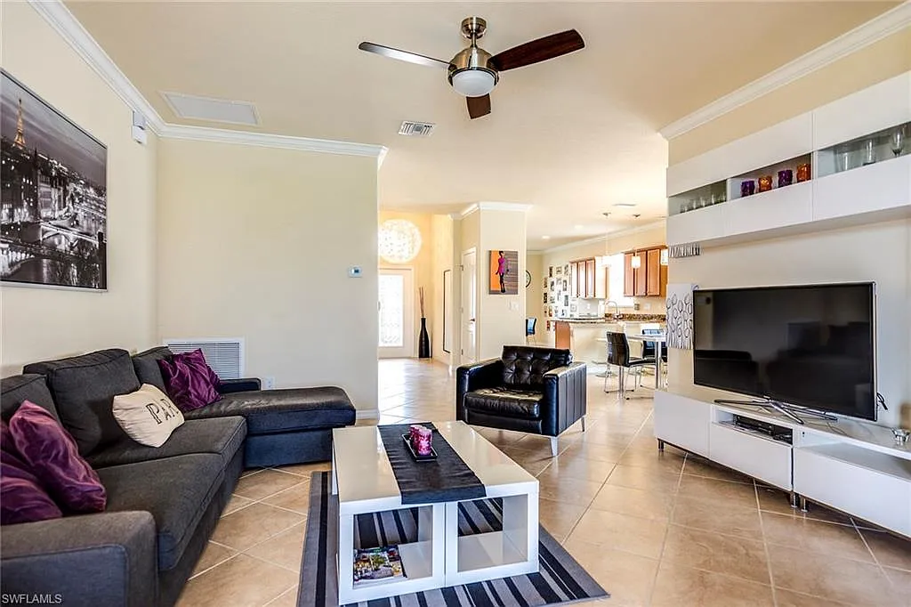 3 bed, 2.0 bath, 1677 sqft, $7,000 — Photo 3