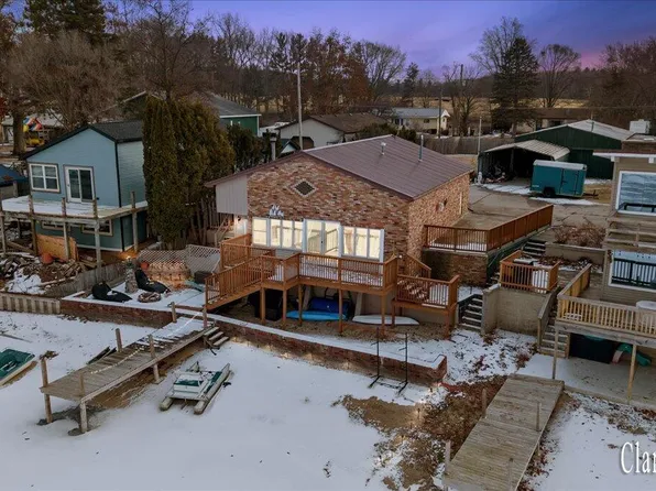 441 S Rock Lake Dr, Vestaburg, MI 48891
