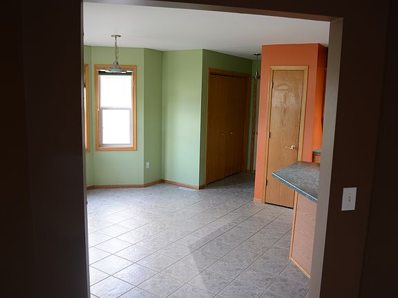 Breakfast nook & Pantries