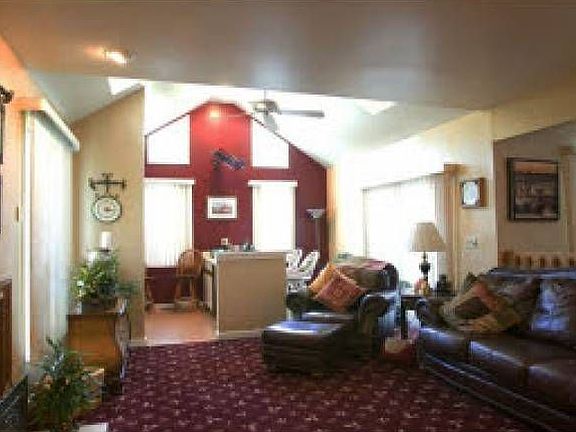6 Chatsworth CT