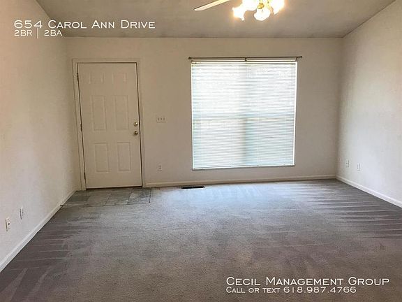3rd image of 654 Carol Ann Dr