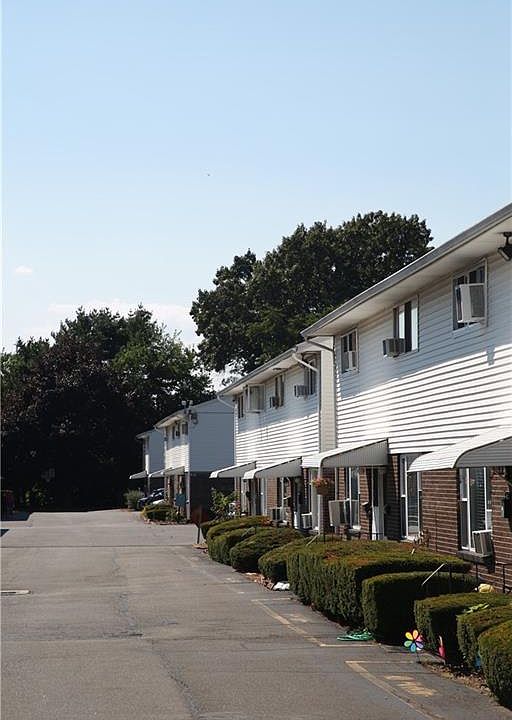 1st image of 466 Middletown Ave APT 2