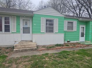 111 N Lakeview Dr, Windsor, MO 65360