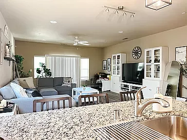 1374 Westgate Dr — Photo 12