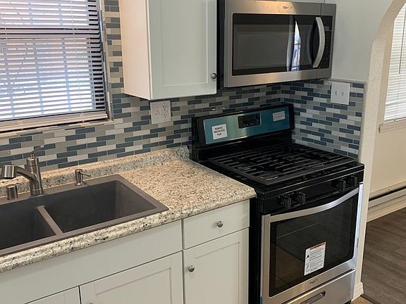 5th image of 204 Ash St SE #1/2