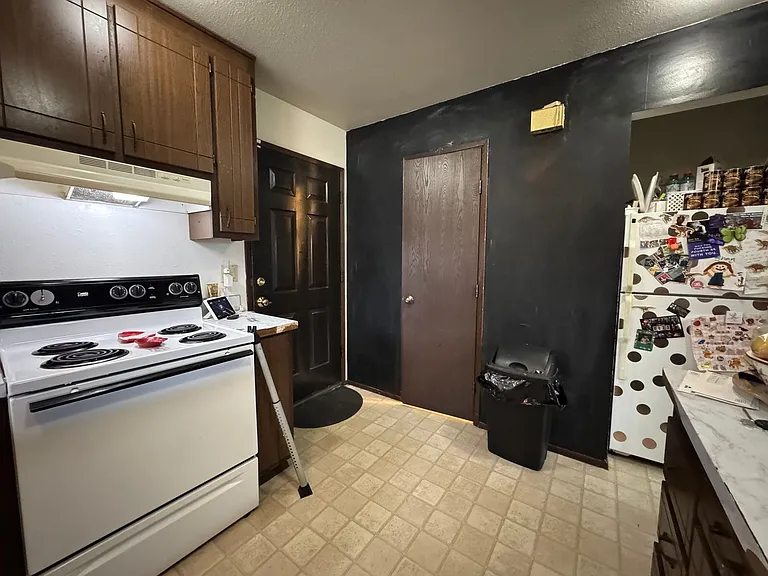 2111 Knox Ave #7 — Photo 6