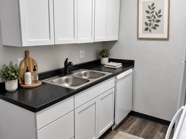 Candlelite Apts