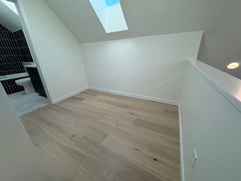 3270 NW Celilo Ln — Photo 11
