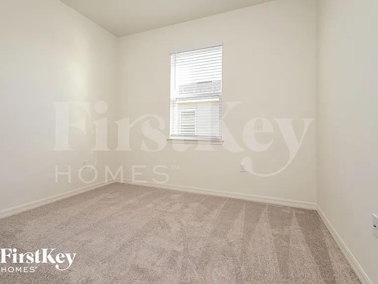 209 Windsor Reserve Dr — Photo 11