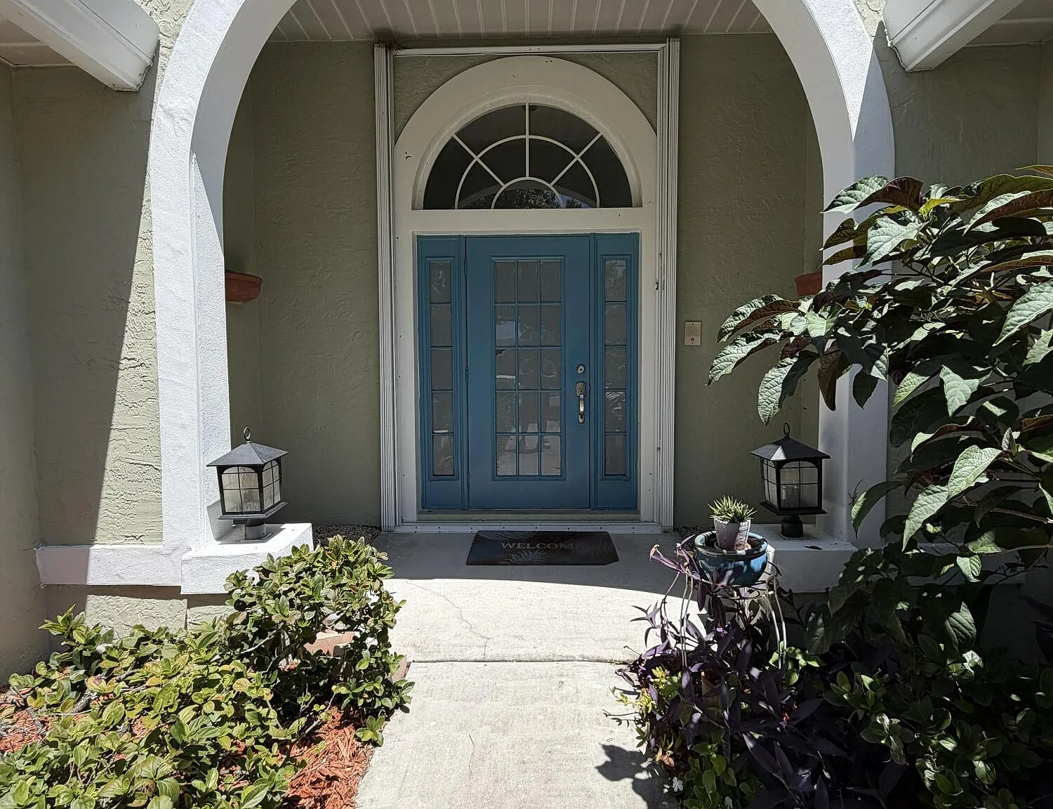 3 bed, 2.0 bath, 1833 sqft, $3,800 — Photo 3