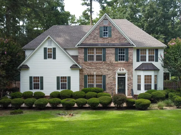 1255 Karen Dr, Laurel, MS 39440