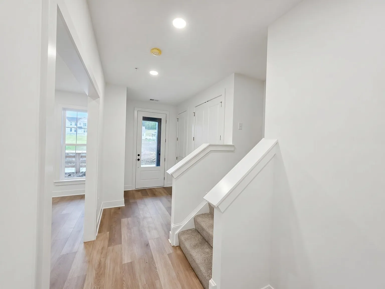 3 bed, 2.5 bath, 2204 sqft, $3,500 — Photo 3