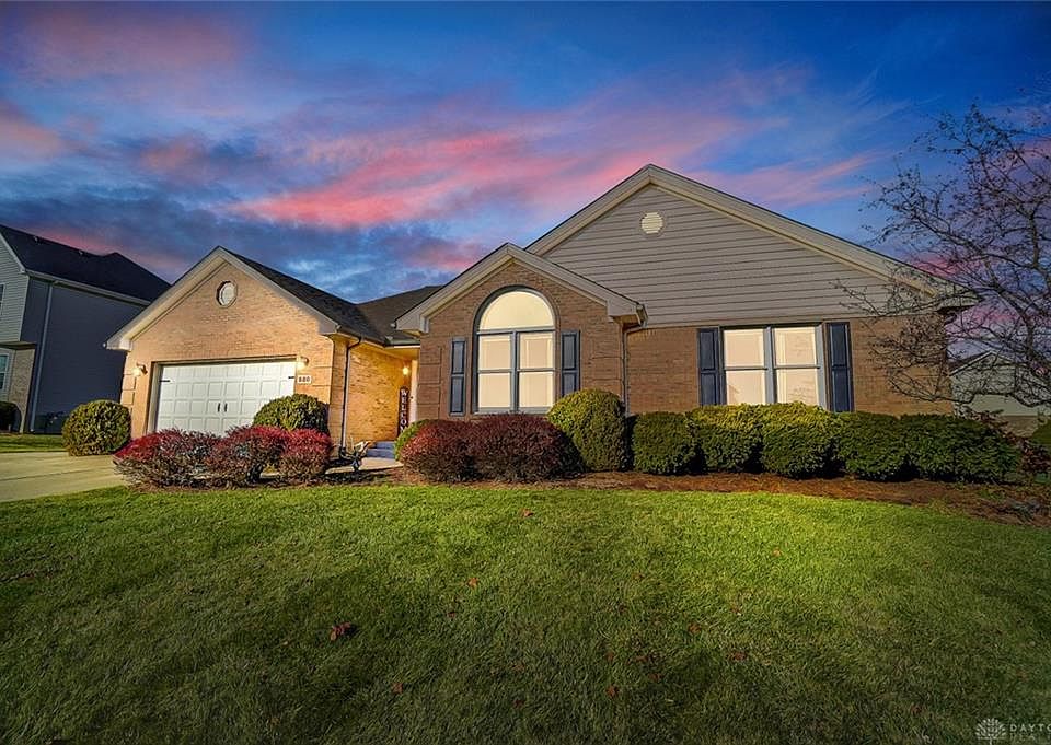 1st image of 520 Greystone Dr