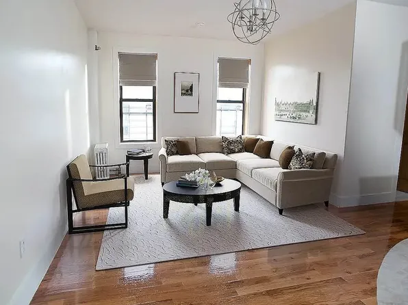 85 Clarkson Avenue image 6 of 9