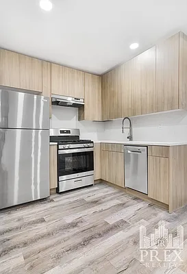 Rented by R New York | media 7
