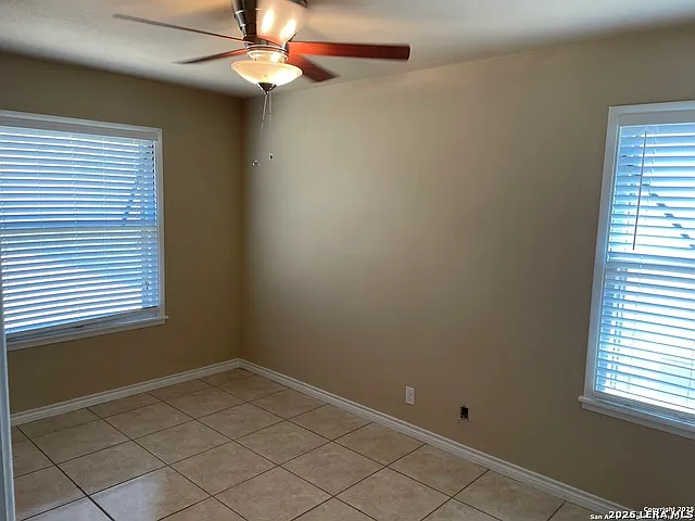 4 bed, 2.0 bath, 1054 sqft, $1,600 — Photo 3