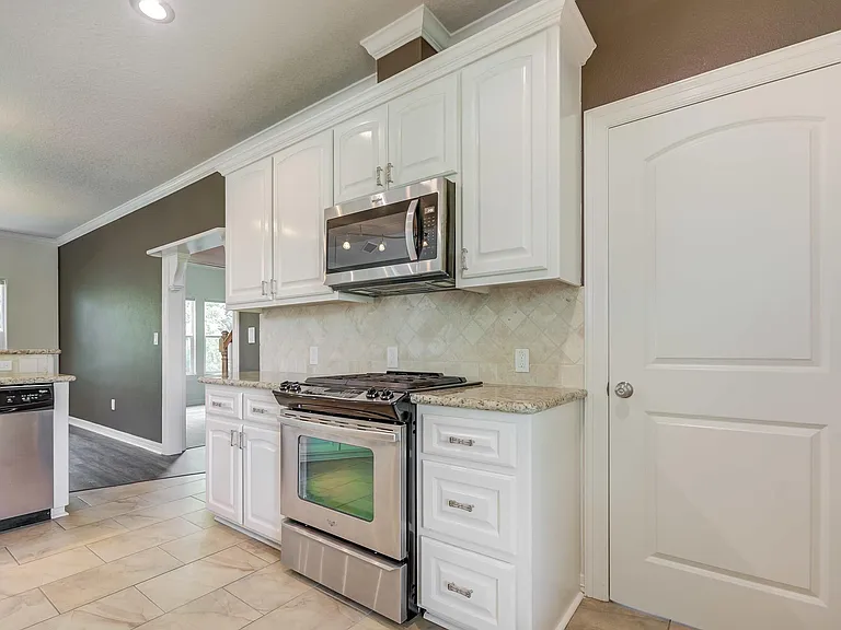 1009 Bryan Ave — Photo 17