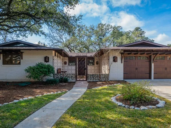302 W Silver Sands Dr, San Antonio, TX 78216