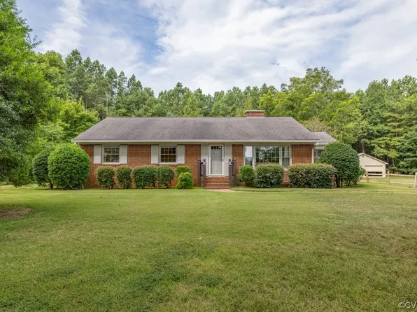 8443 Hungarytown Rd, Crewe, VA 23930