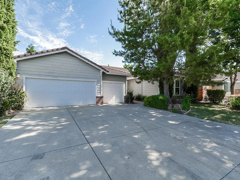 9509 Grasmeer Way — Photo 2