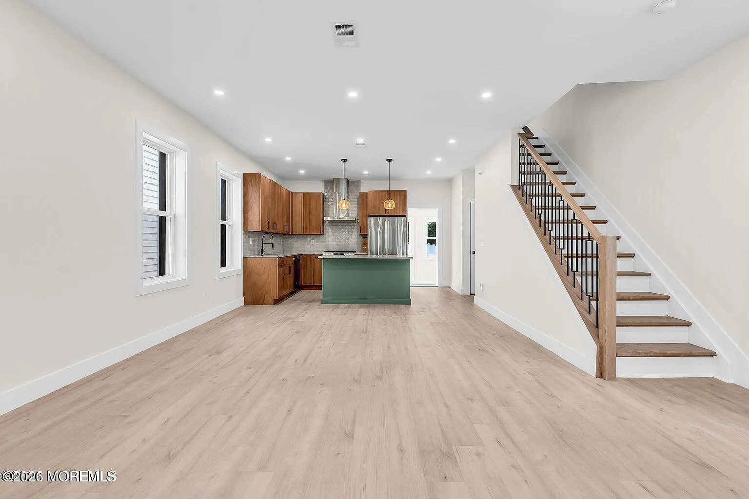 3 bed, 2.5 bath, 1280 sqft, $4,250 — Photo 4
