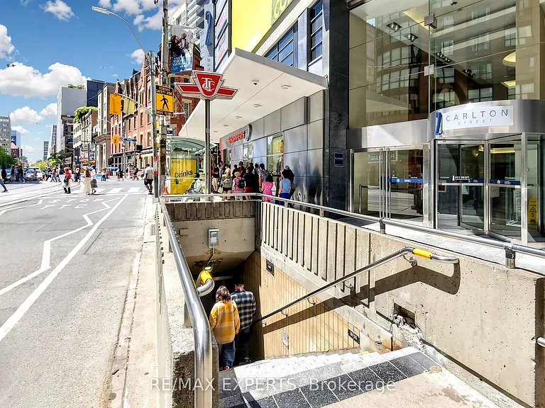 21 Carlton St #507 — Photo 28