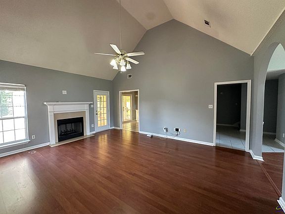 2nd image of 225 Autumn Woods Dr