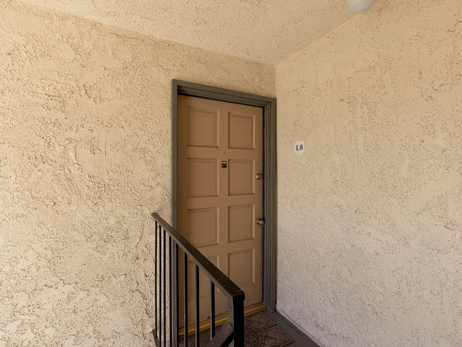 2 bed, 868 sqft, $2,250 — Photo 2