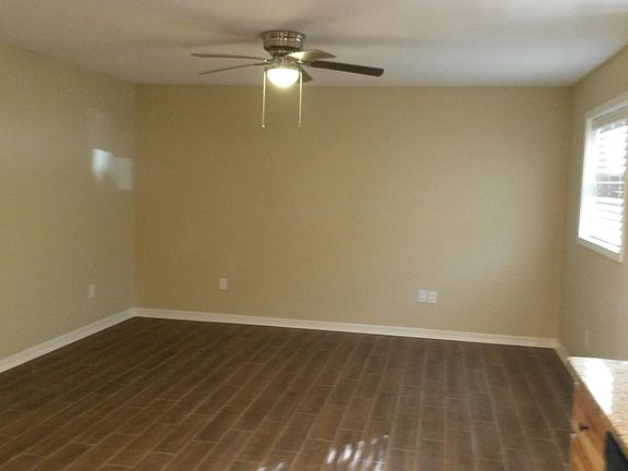 4th image of 402 McGuire St #1-4