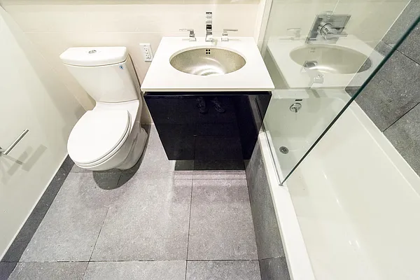 Rented by Nooklyn NYC LLC | media 73