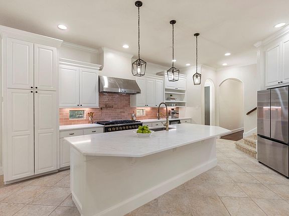 5th image of 27310 Tropper Hill Ln