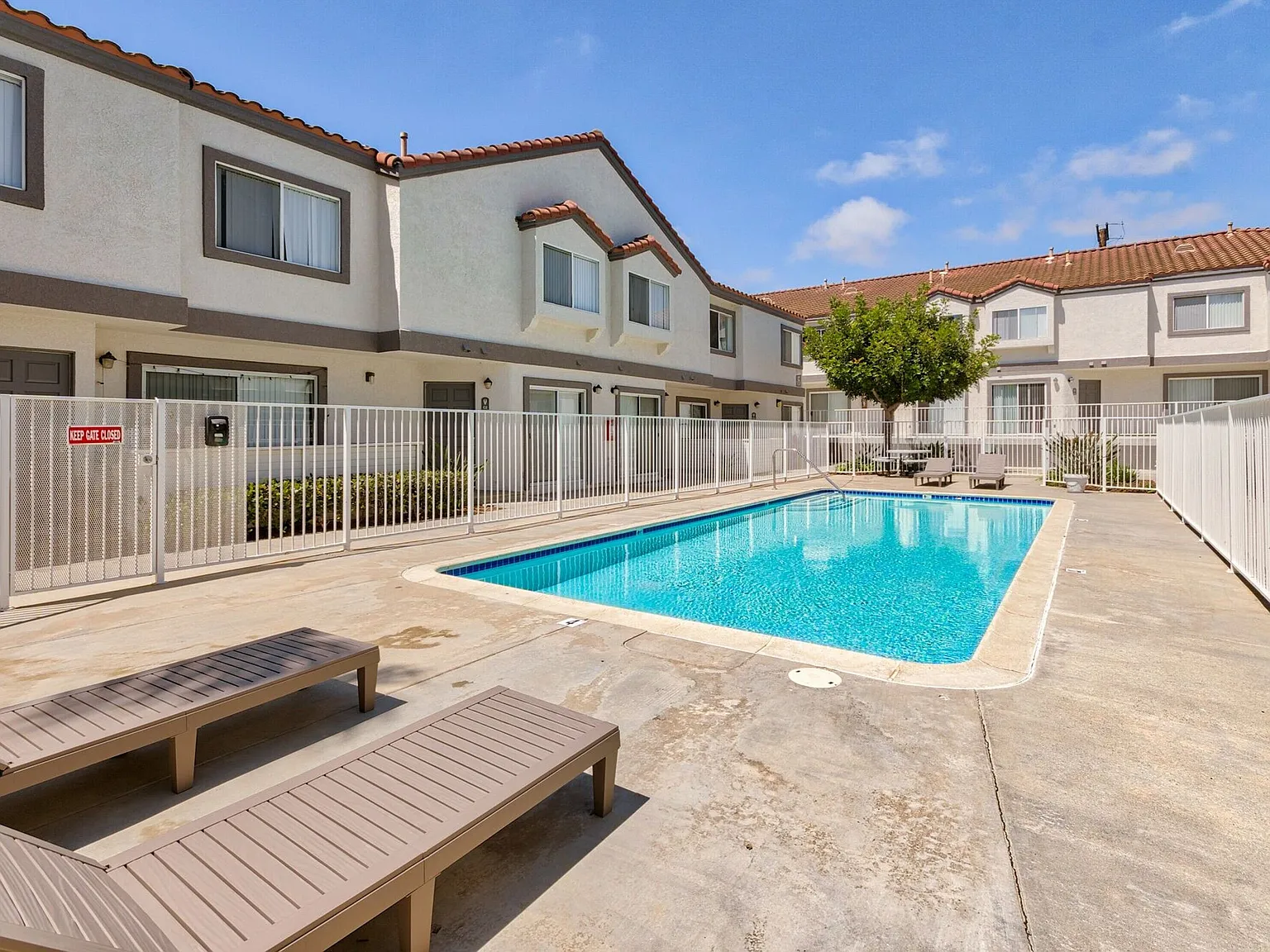 Villa Nova Townhomes — Photo 3