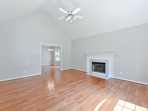 5th image of 4862 Helga Way NE