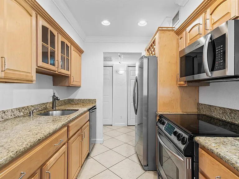 1501 E Broward Blvd #3 — Photo 2