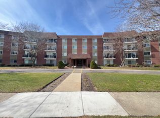 1030 S Fernandez Ave APT 3N, Arlington Heights, IL 60005