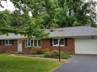 14 Hedgewood Ln, Ballwin, MO