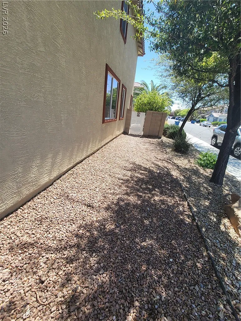 4 bed, 3.0 bath, 2943 sqft, $2,859 — Photo 4