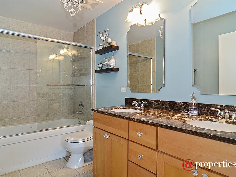 4350 N Broadway St — Photo 9