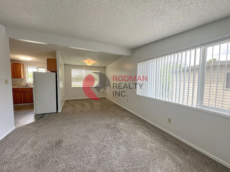 1148 10th Ave — Photo 9