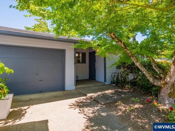 2894 SE Glenn St, Corvallis, OR 97333