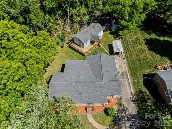 3326 Dunaire Dr, Charlotte, NC 28205