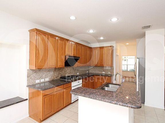 4th image of 4325 Waskom Dr