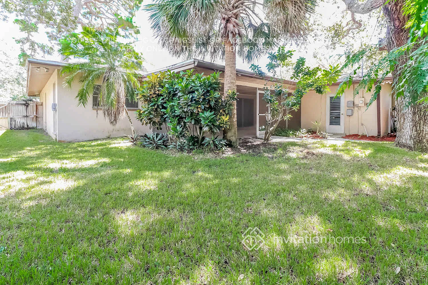 10350 Bay Hills Dr Largo, FL 33774 — Photo 2