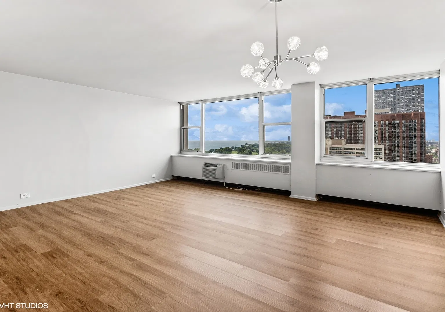 Studio, 700 sqft, $2,100 — Photo 3