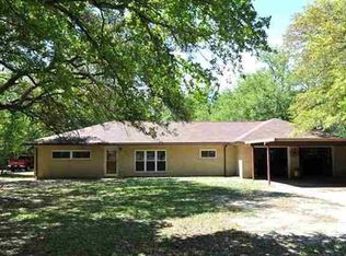 1075 N 11th St, Silsbee, TX 77656